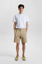 Load image into Gallery viewer, Short Chino Beige

